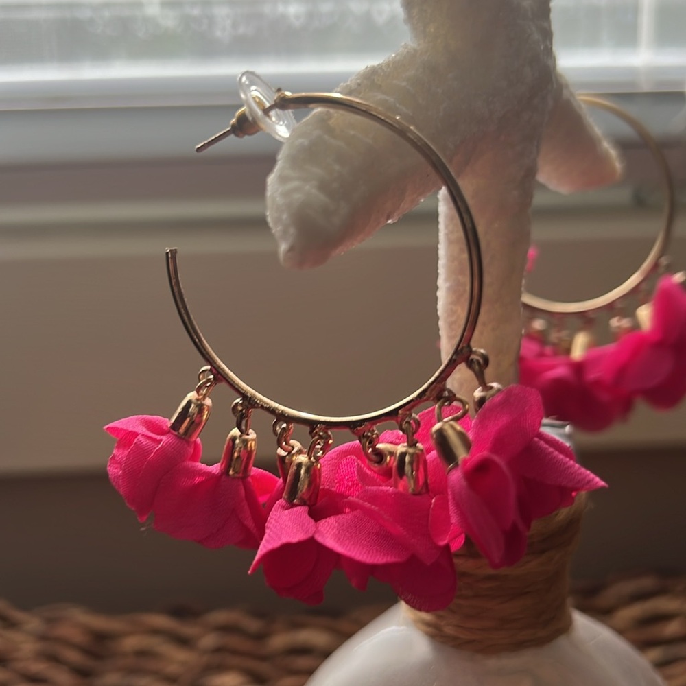 Adorable Gold Tone Hoops With Fabric Flowers